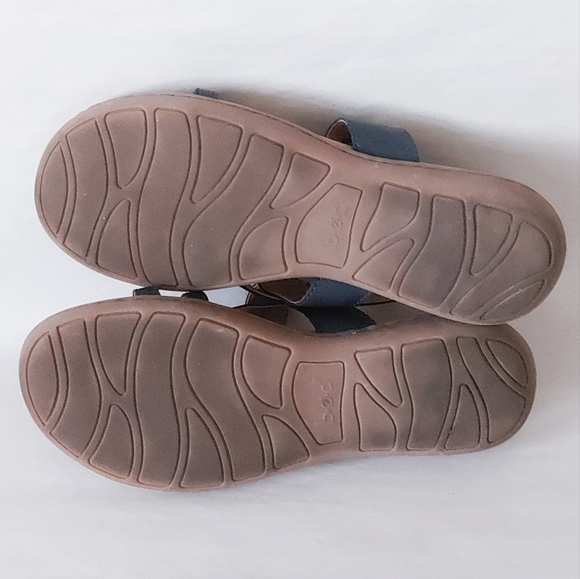 B.O.C Born Women Sandals Size 6 Blue Faux Leather Buckle Ankle Strap Slingback - Picture 9 of 9